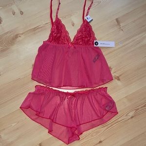 New with tags lingere set hot pink